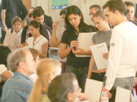 31 de posturi vacante la Constanţa